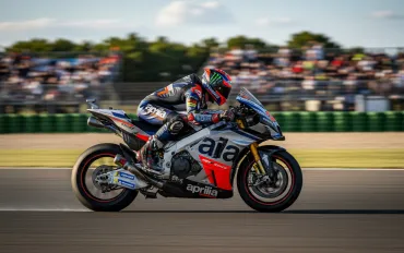 MotoGP: Bezzecchi e Martín scaldano i motori in Thailandia con Aprilia