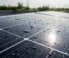 Rivoluzione energetica: Cella solare ibrida cattura sole e pioggia