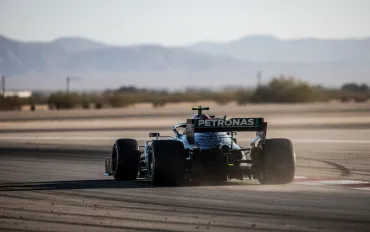 F1 Shock: Russell scampa al blocco aereo, ma rischiò l'assenza in Australia!