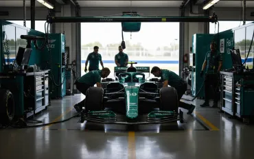 F1: Aston Martin sull'orlo del baratro, scorte batterie esaurite!