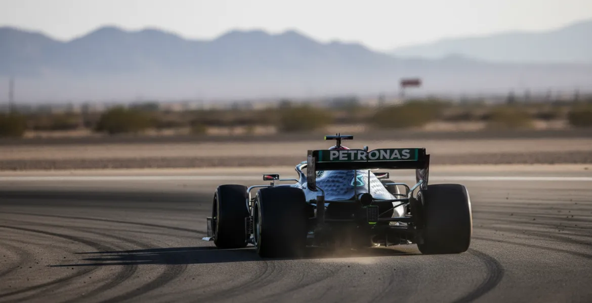 Russell conquista una sorprendente pole position a Melbourne!