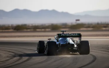 Russell conquista una sorprendente pole position a Melbourne!