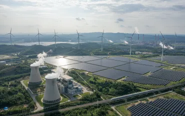 Svolta green in Cina: Emissioni di CO₂ in calo grazie alle energie rinnovabili