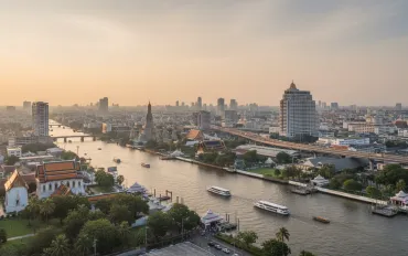 Maxi-Retata a Bangkok: Sgominata rete di gioco d'azzardo online con 93 arresti