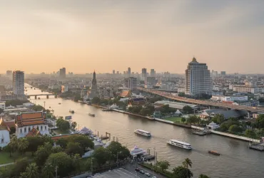 Maxi-Retata a Bangkok: Sgominata rete di gioco d'azzardo online con 93 arresti