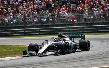 Mercedes sfida Ferrari: È di nuovo battaglia al vertice in F1!