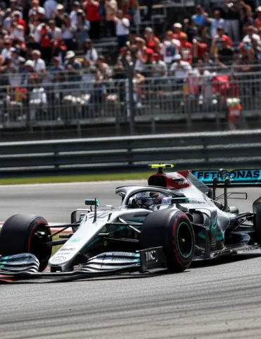 Mercedes sfida Ferrari: È di nuovo battaglia al vertice in F1!