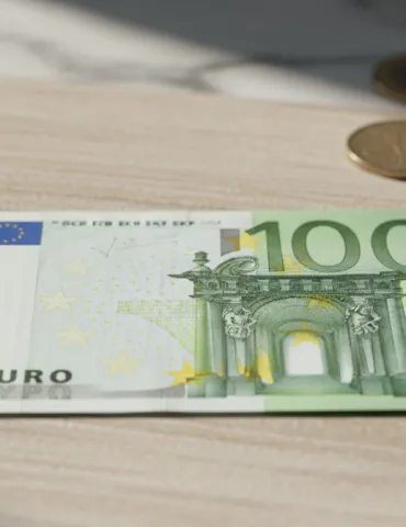 Gioco online: stretta sui contanti, tetto a 100 euro nei PVR