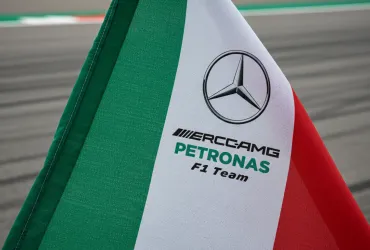 Antonelli fa la storia: l'Italia torna a ruggire in Formula 1!