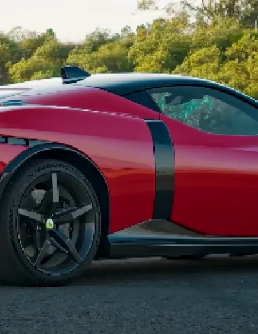 Ferrari: Volante 'Fidigitale' per un'esperienza di guida unica