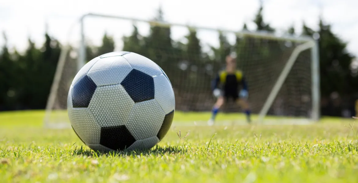 Roma-Bologna: Arbitraggio al Centro delle Polemiche in Europa League