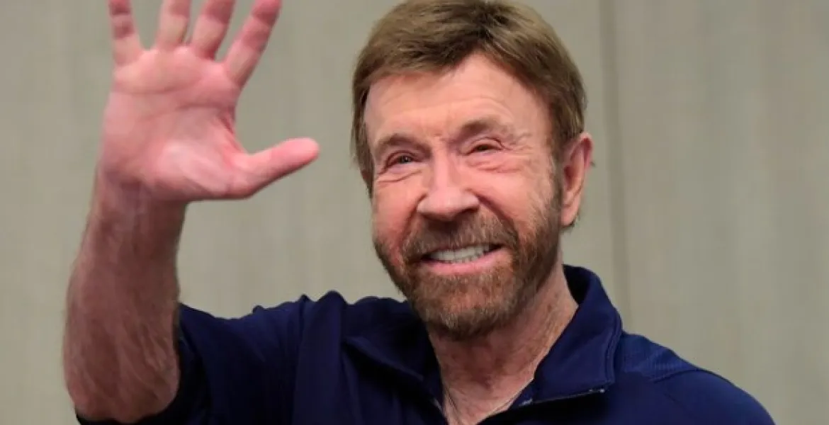 Mondo del cinema in lutto: addio a Chuck Norris, leggenda delle arti marziali