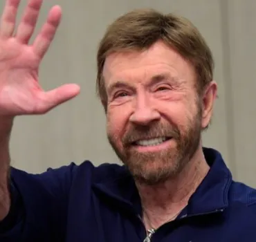 Mondo del cinema in lutto: addio a Chuck Norris, leggenda delle arti marziali