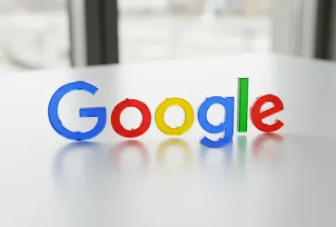 Google riscrive i titoli delle notizie con l'AI: Rivoluzione o manipolazione