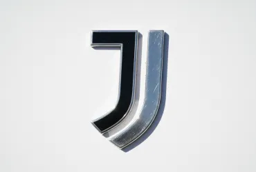 Elkann blinda la Juventus: Pienamente impegnati per il successo sportivo e finanziario