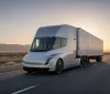 Tesla Semi: Rivoluzione elettrica su strada, meno peso e più autonomia