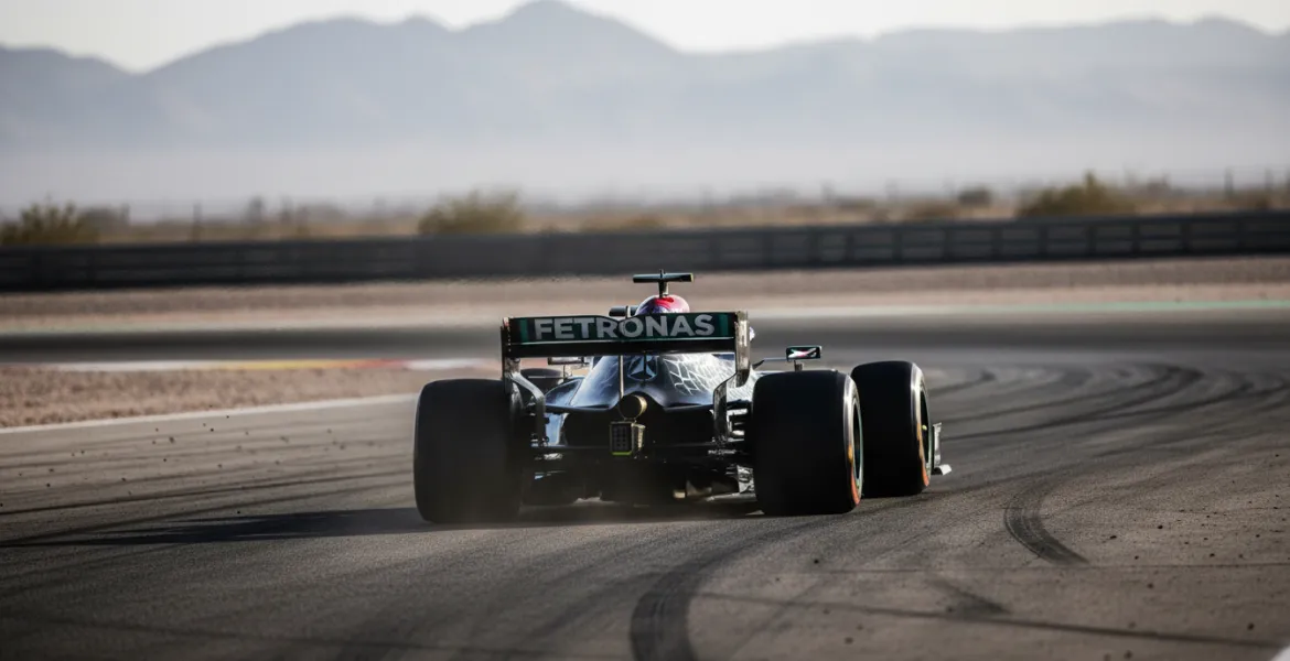 Antonelli trionfa a Suzuka e conquista la vetta del Mondiale F1!