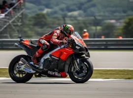 Bezzecchi domina ad Austin: Aprilia firma una storica doppietta!