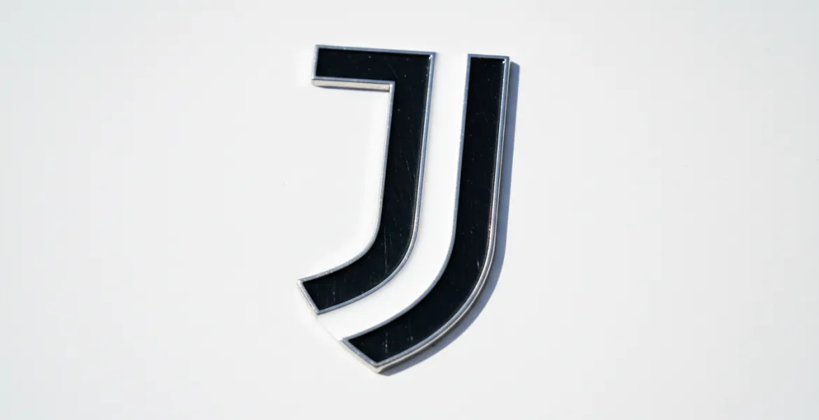 La Juventus celebra il 50° compleanno di John Elkann