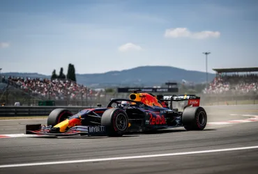 Brundle sfida Verstappen: Basta critiche, se non ti piace, vattene!
