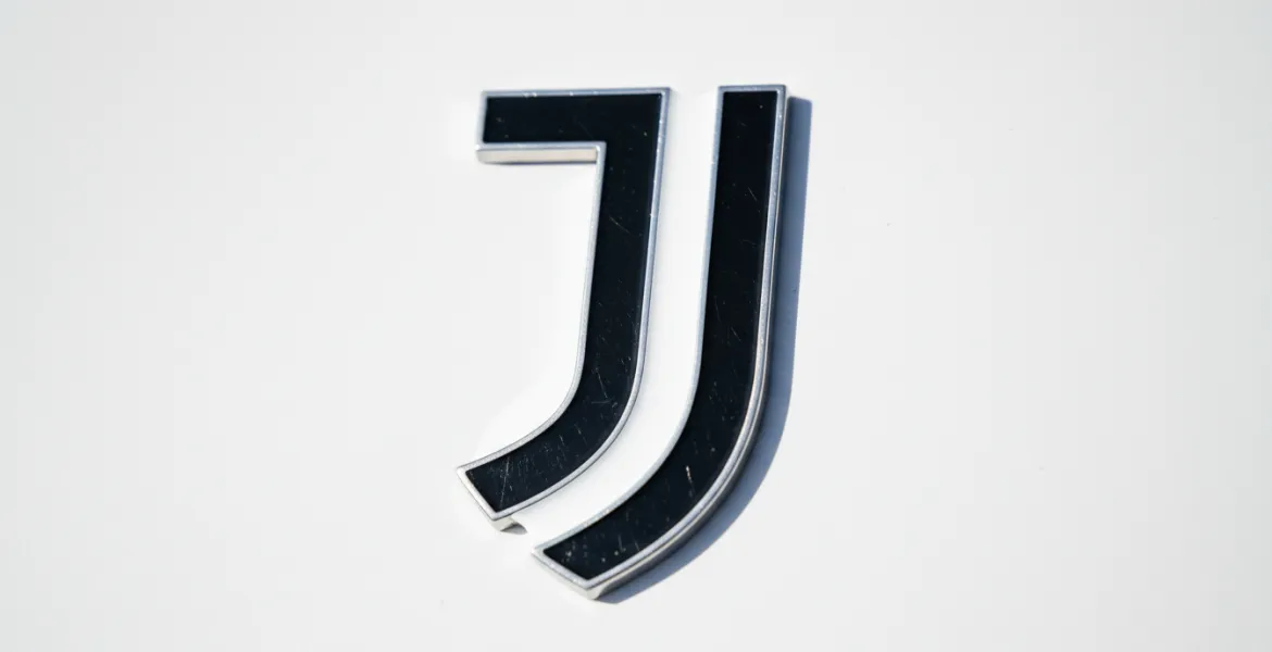 La Juventus avvicina la Zona Champions Battendo il Genoa 2-0