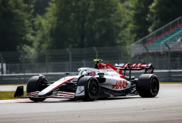 Haas F1: Komatsu esalta Bearman, Nessun limite per Ollie