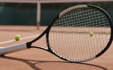 Berrettini trionfa su Medvedev a Montecarlo e si scusa con Verdone