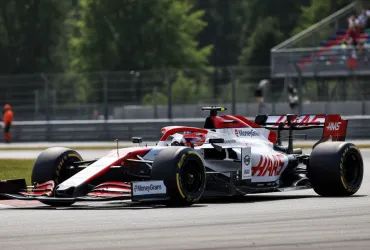Haas sorprende: la VF-26 domina le curve e conquista punti!