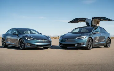 Tesla dice addio a Model S e X con edizioni Speciali Plaid