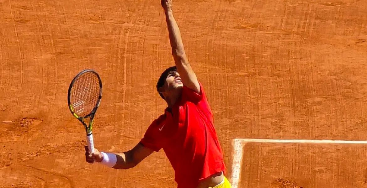 Alcaraz si ritira dal torneo di Barcellona: un fulmine a ciel sereno