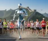 Robot Runner: Robot umanoide sbaraglia gli atleti umani alla mezza maratona di Pechino