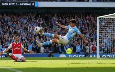 Colpo da maestro di Sherki: il Manchester City sblocca il match contro l'Arsenal