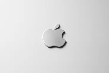 Tim Cook lascia la guida di Apple: John Ternus sarà il nuovo CEO nel 2026