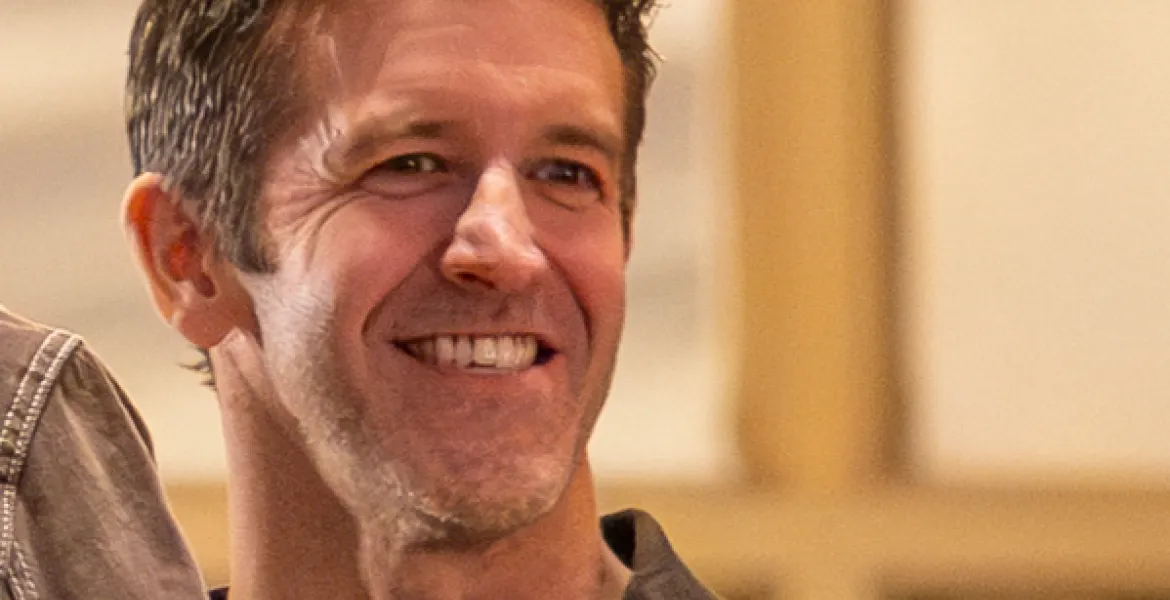 Apple volta pagina: John Ternus è il nuovo CEO, l'era dell'intelligenza artificiale ha inizio