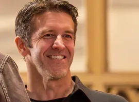 Apple volta pagina: John Ternus è il nuovo CEO, l'era dell'intelligenza artificiale ha inizio