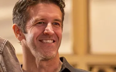 Apple volta pagina: John Ternus è il nuovo CEO, l'era dell'intelligenza artificiale ha inizio