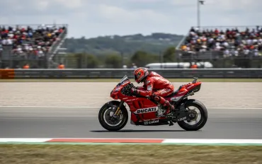 MotoGP Jerez 2026: Ducati e la sfida stellare tra Bagnaia e Marquez
