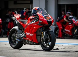 Follia a Jerez: Marc Marquez trionfa sotto la pioggia, Bagnaia secondo in una Sprint epica