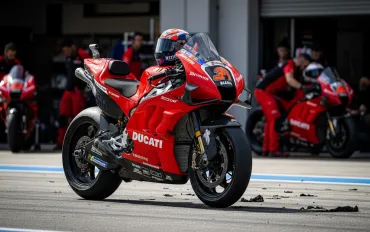 Follia a Jerez: Marc Marquez trionfa sotto la pioggia, Bagnaia secondo in una Sprint epica