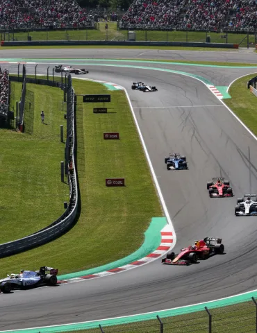 F1, Mercato piloti verso il 2026: l'enigma Verstappen e la rivoluzione silenziosa