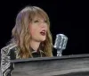 Taylor Swift sfida l'intelligenza artificiale: depositati i marchi per blindare voce e immagine