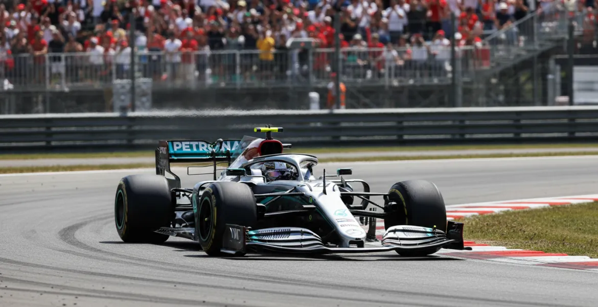 F1, GP Miami: partenza anticipata per allerta meteo, Antonelli scatta in pole