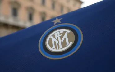 Chivu Re d'Italia: Il Miracolo Inter firmato dall'Uomo del Triplete