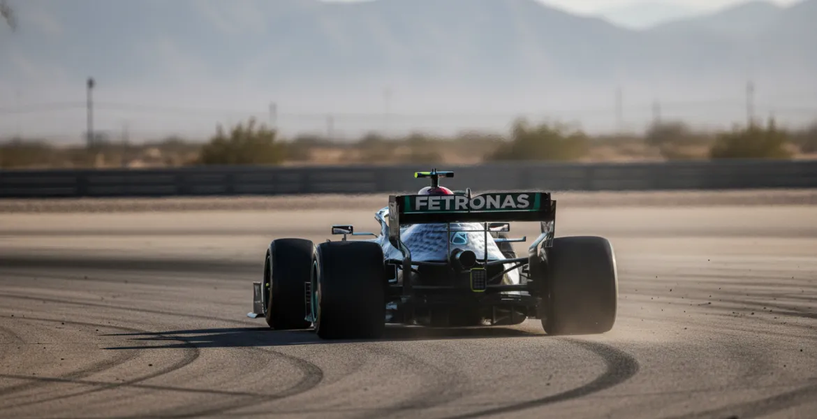 Mercedes domina ma le partenze sono un incubo: l'allarme di Toto Wolff