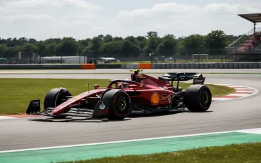 Ferrari SF-26: Il segreto del motore a sangue caldo per sfidare il 2026