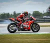Bezzecchi e Martin: Duello mondiale per la gloria di Aprilia a Barcellona