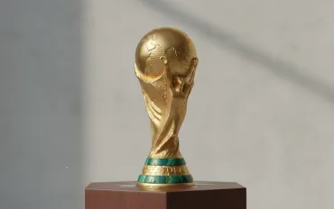 Mondiali 2026, la FIFA dichiara guerra alle trattenute in area: nuove direttive per gli arbitri