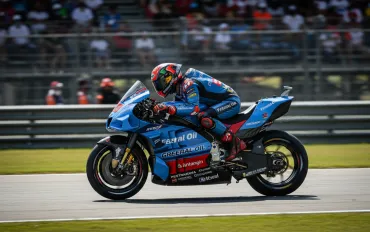 Di Giannantonio trionfa nel caos di Barcellona: Bagnaia sul podio e paura per Marquez