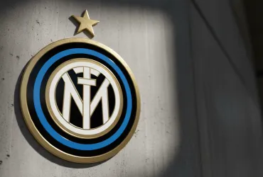 Noah Atubolu: il muro del Friburgo che sfida l'Aston Villa e sogna l'Inter