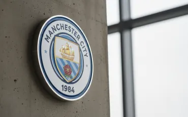 Pep Guardiola lascia il Manchester City: la fine di un regno leggendario che ha cambiato il calcio